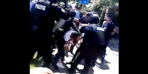 politisti batuti tgv