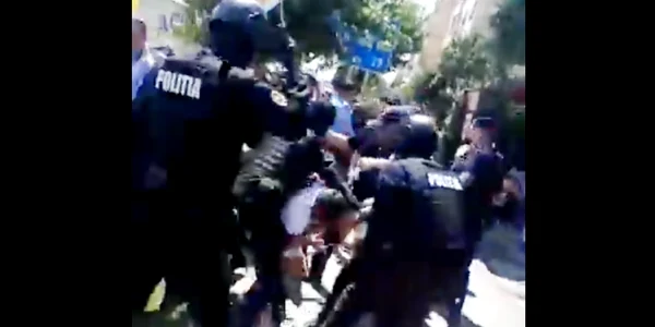 politisti batuti tgv