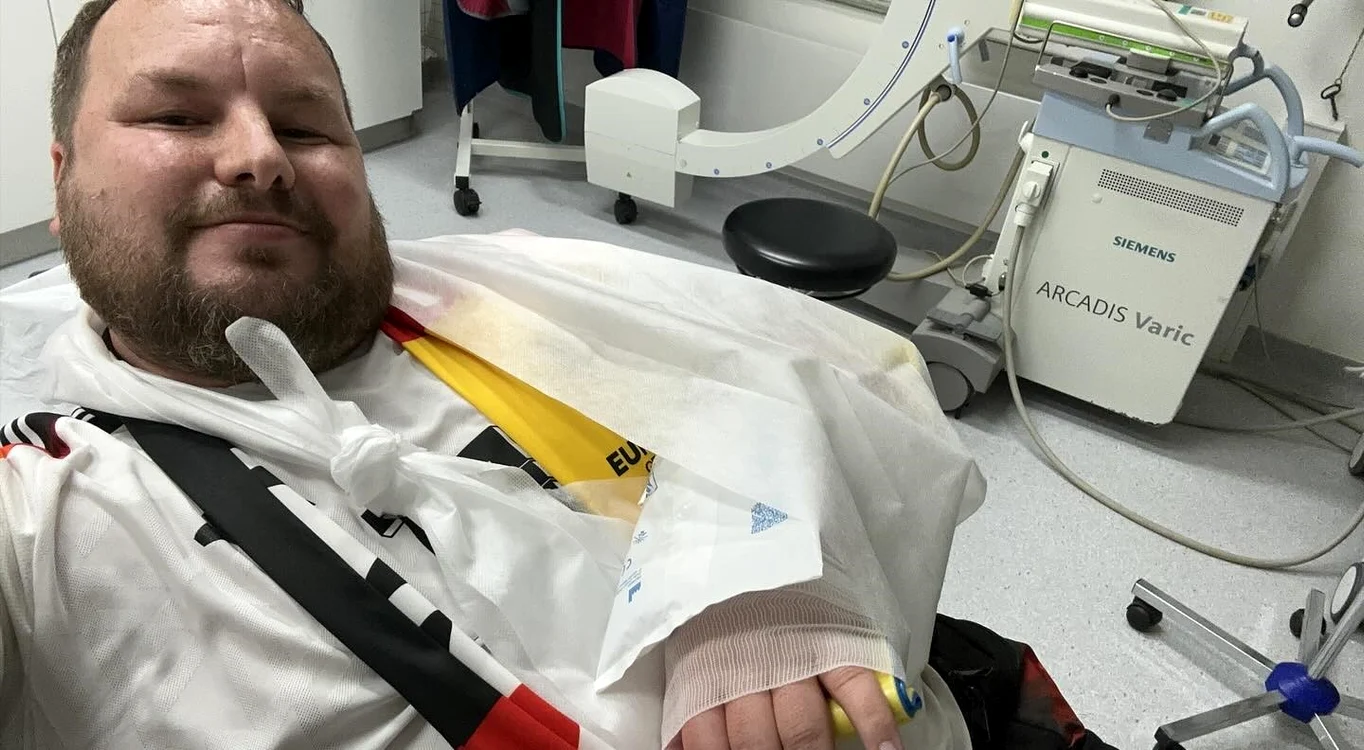 Kai Flathmann, la spital după lovitura primită de la Niclas Füllkrug FOTO: Platforma X