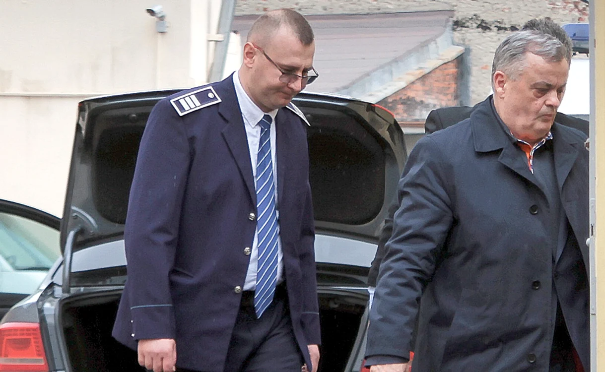 25 martie S-a predat poliţiştilor bucureşteni