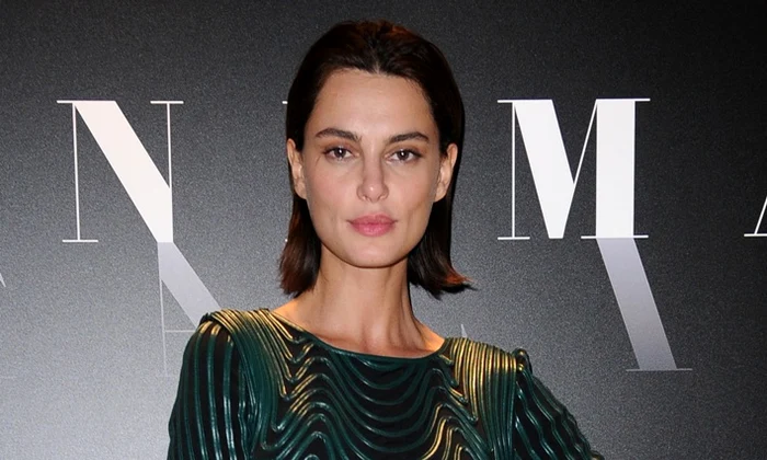 catrinel menghia bust hepta 2179616 jpeg