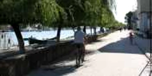 Sulina are deja zeci de mii de metri pătraţi de pavele