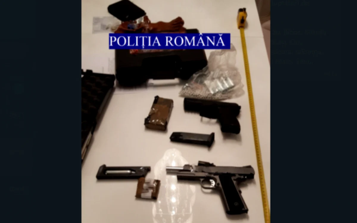
    Armele eru cumpărate prin intermediul unui site din UngariaFoto: Poliția Română  