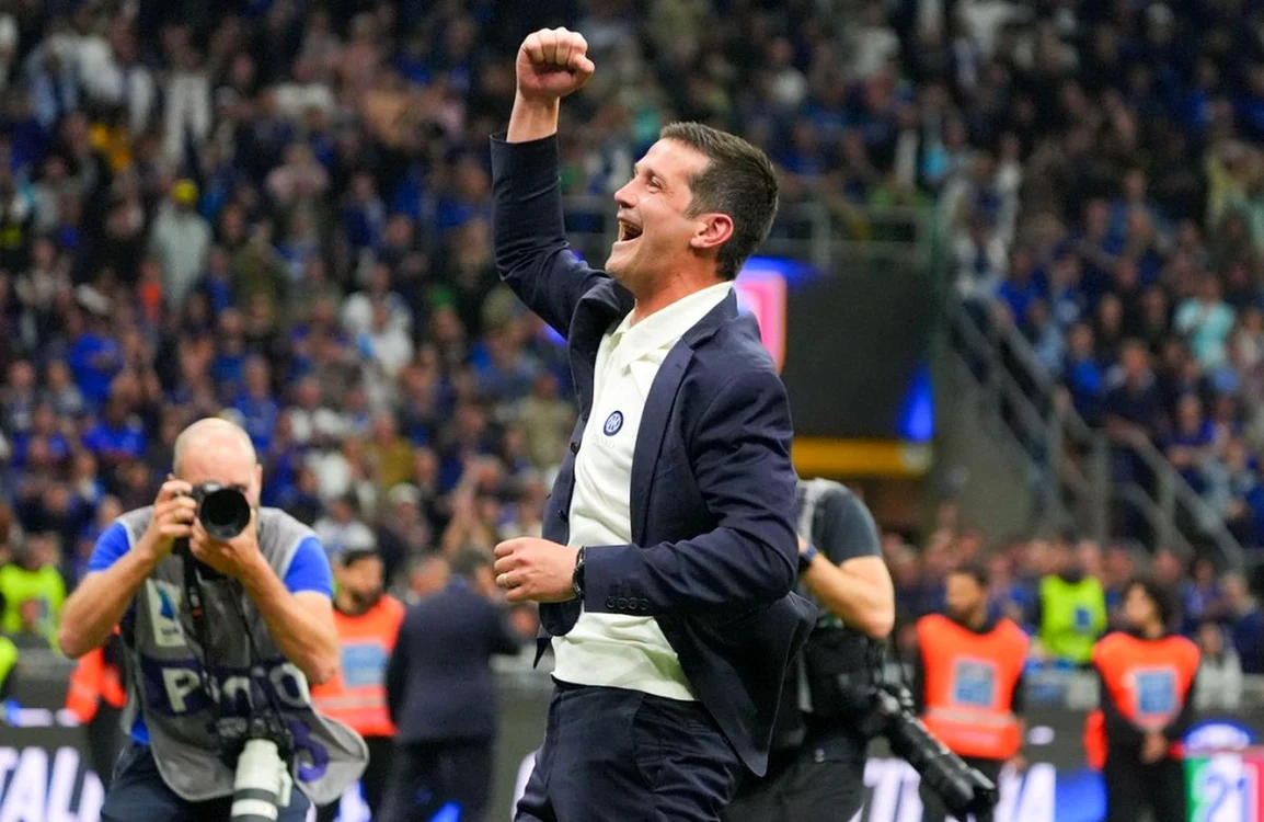 Cristi Chivu a sărbătorit cu fanii după meci