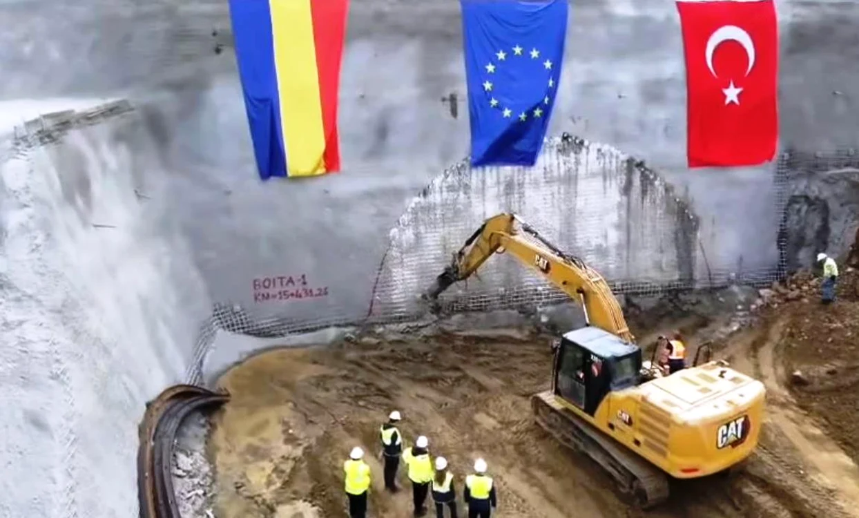 Se sapă un nou tunel pe Autostrada Sibiu-Pitești FOTO: Captură video