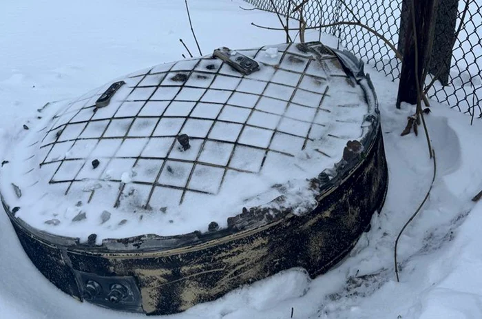 Resturi din racheta Oreșnik FOTO: SBU