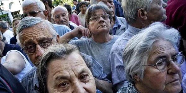 Pensionari din România jpg