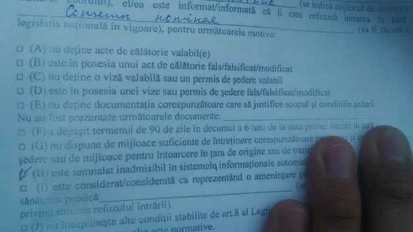 O hârtie pe care o primesc des la Prut: refuz de a intra în Republica Moldova