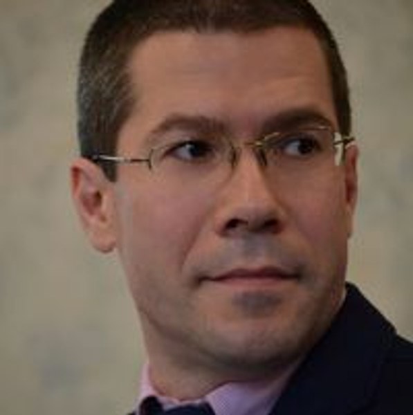 Cine este Dacian Cosmin Dragoș, numit judecător la Curtea Constituțională de către președintele Nicușor Dan