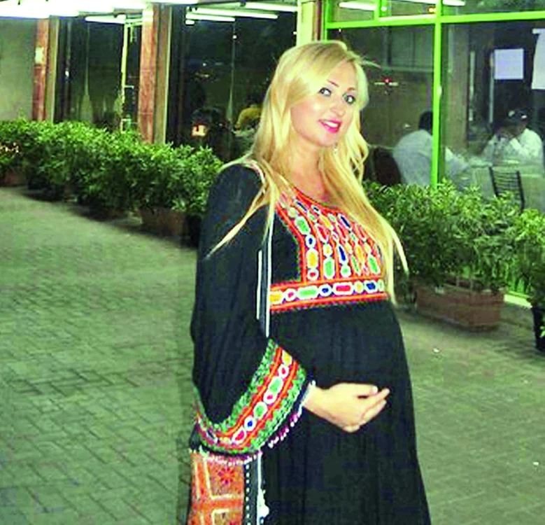 
    Raluca Zenga se  simte perfect în  Emirate, acolo unde  antrenează soţul ei  