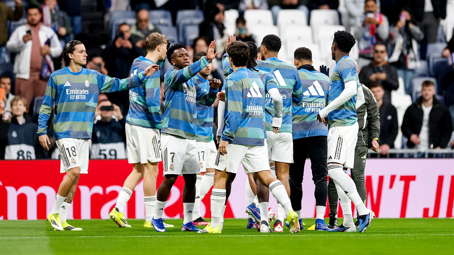 Suporterii Realului s-au săturat. Cele trei staruri huiduite la fiecare atingere a mingii