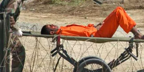 VIDEO Deţinuţii din Guantanamo Bay sunt eliberaţi şi trimişi în ţările europene