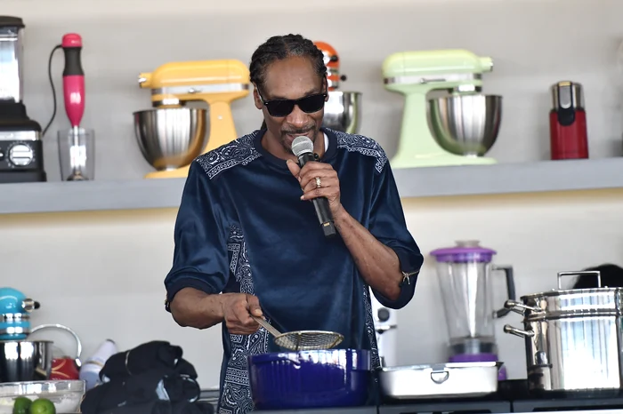 Snoop Dogg vedete la cratiță GettyImages 645580468 jpg
