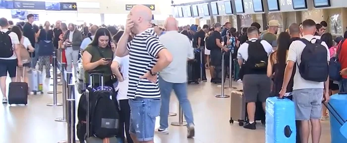 Aglomerație pe Aeroportul Otopeni. FOTO Antena 3 CNN