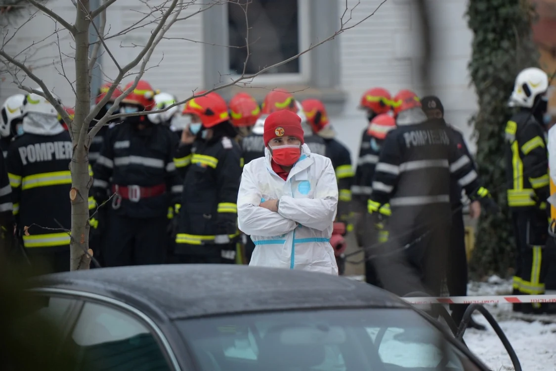 Şapte persoane au decedat în urma incendiului de la „Matei Balş”. FOTO: Mediafax/Andreea Alexdandru