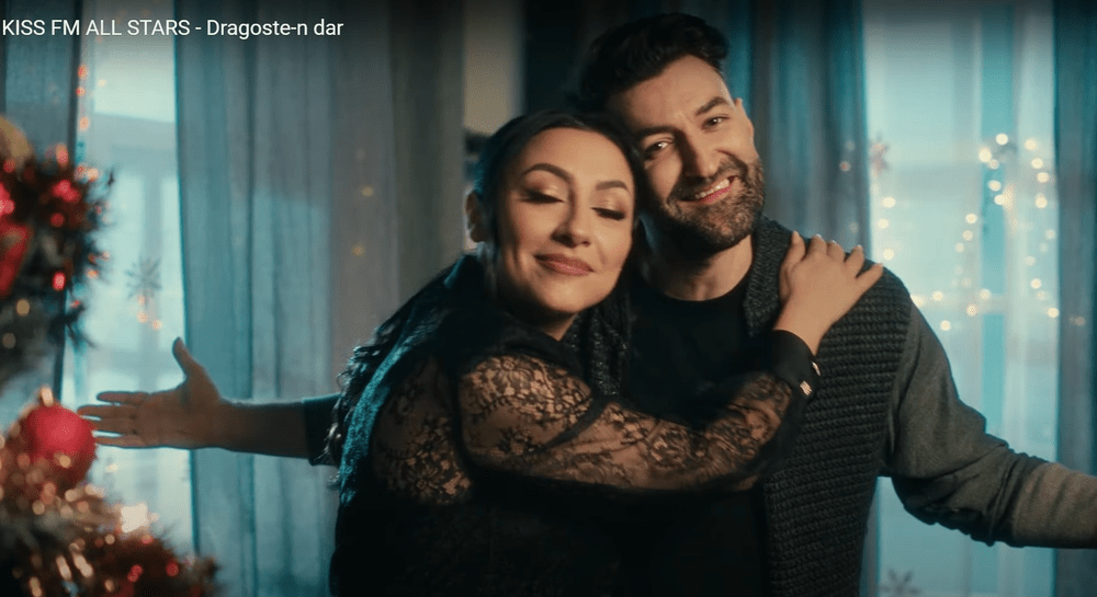 Kiss FM a lansat tradiționala piesă de Crăciun: Kiss FM ALL STARS: „Dragoste-n dar" VIDEO