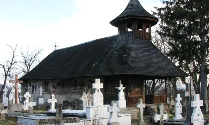 Simbol al identităţii naţioanale, lăsat în plata Domnului jpeg
