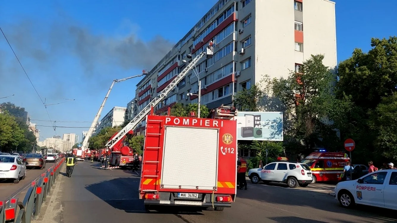 incendiu bloc bucuresti.jpg