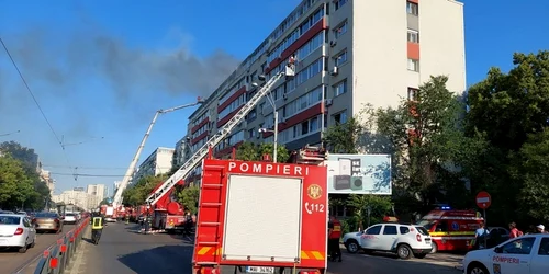 incendiu bloc bucuresti.jpg