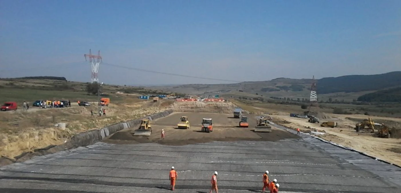 Lotul 3 de la Sibiu - Orăştie, inaugurat anul trecut, trebuie refăcut în acest an