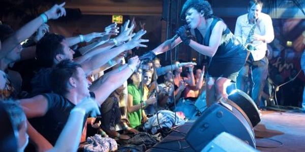 Cluj: <b>VIDEO</b> <b>FOTO</b> Parov Stelar a "înnebunit" peste 3.000 de clujeni