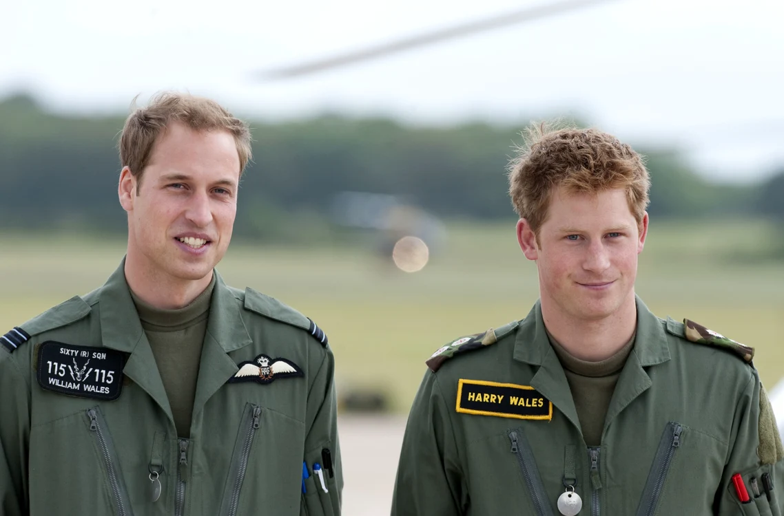 Printul William si Printul Harry in uniforma profimedia 0230587986 jpg