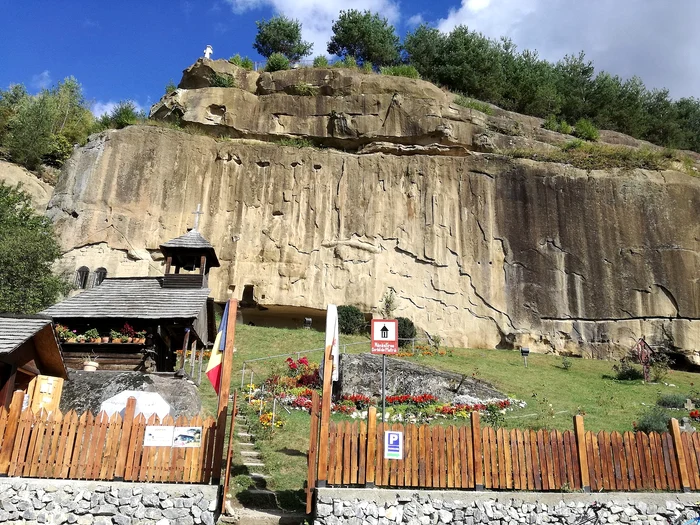 Biserica Corbii de Piatră Foto: Wikipedia