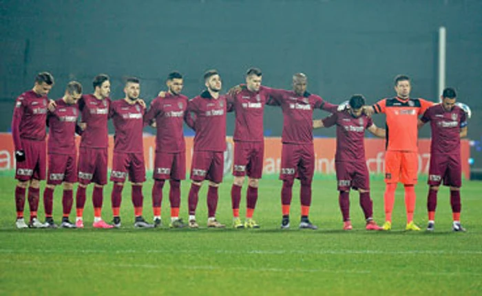 Clujenii primesc lovitură după loviturăFoto: Mediafax