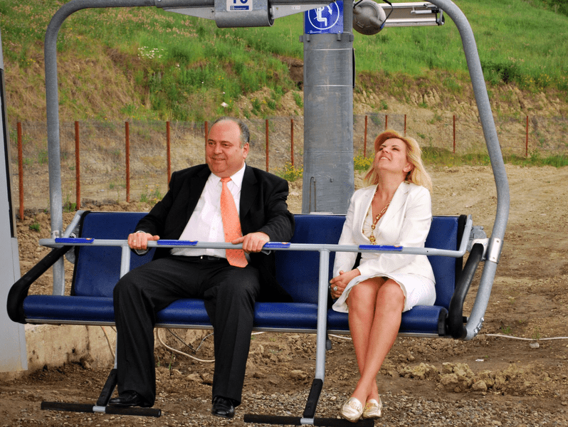 Telegondola din Piatra Neamţ, inaugurată cu surle și trâmbițe, proiect turistic aproape eşuat
