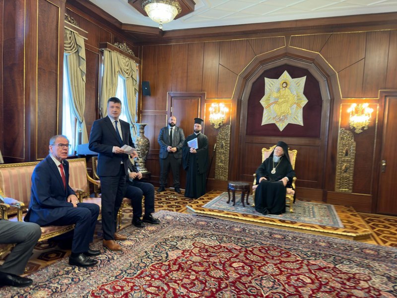  Întâlnire la vârf în lumea creștină: Președintele Adunării Interparlamentare a Ortodoxiei (A.I.O.), deputatul PSD Ionuț Vulpescu, s-a întâlnit cu Patriarhul Ecumenic Bartolomeu I