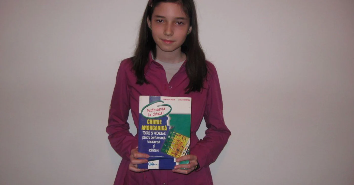 Iulia Oxana Andriuc este olimpică naţională la chimie