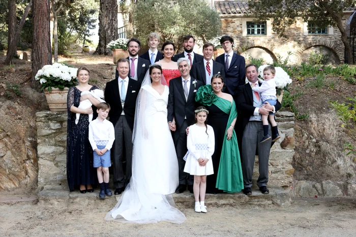 Prințesa Alexandra de Luxemburg și Nicolas Bagory la Biserica Saint Trophyme din Bormes les Mimosas, pe 29 aprilie 2023, după ceremonia de nuntă, Profimedia (2) jpg