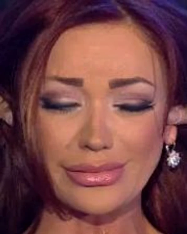 Aceştia sunt cercei primiţi în dar de Bianca (captură: Pro TV)