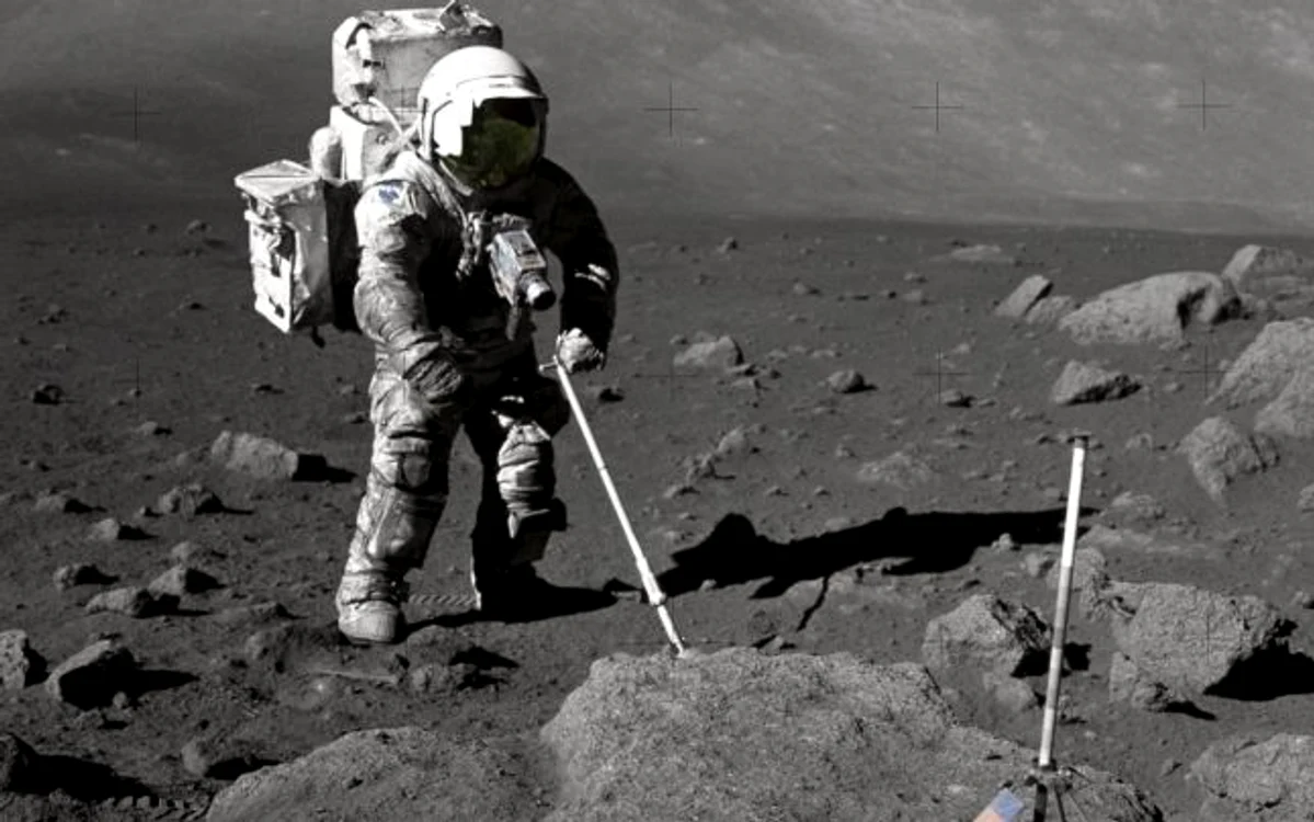 astronaut sua luna