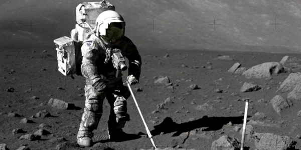 astronaut sua luna