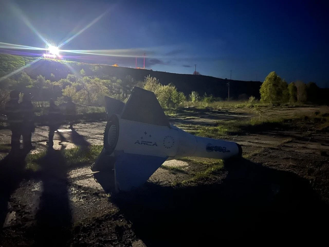 Obiect ce pare parte dintr-o rachetă, descoperit pe plaja din Corbu. Poliţia a constatat că obiectul a făcut parte dintr-un proiect studenţesc