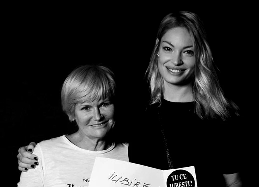 
    Valentina Pelinel şi Monica Tatoiu au fost prietene ani buniFoto: Arhiva personală  
