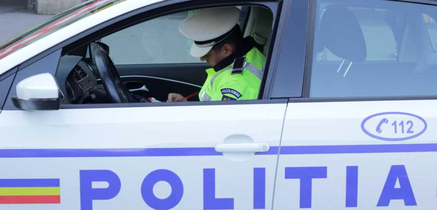 Poliţia Rutieră a intervenit pentru a debloca circulaţia FOTO Mihaela Cojocariu