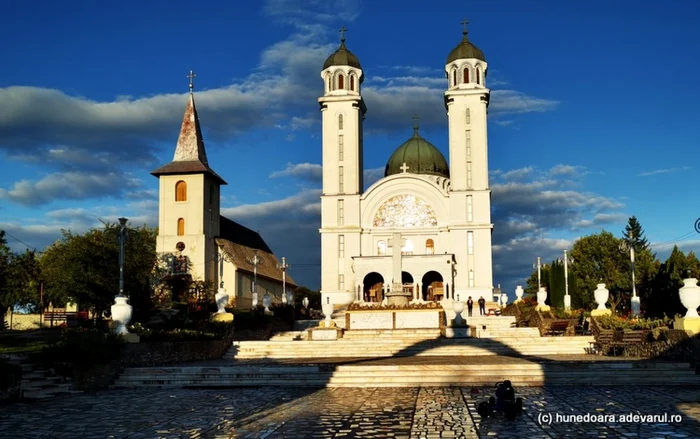 biserica ghelari