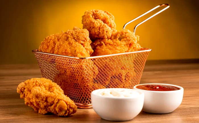 Trucurile ingenioase pentru un pui prăjit delicios / foto: Adobe Stock Images