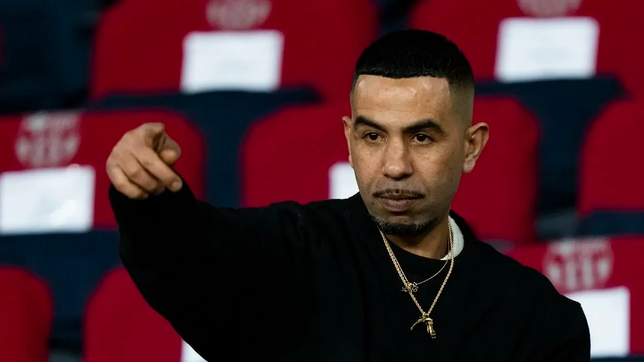 Poveste incredibilă: tatăl copilului care învârte 45.000 € pe zi trăiește din strâns cutii de carton