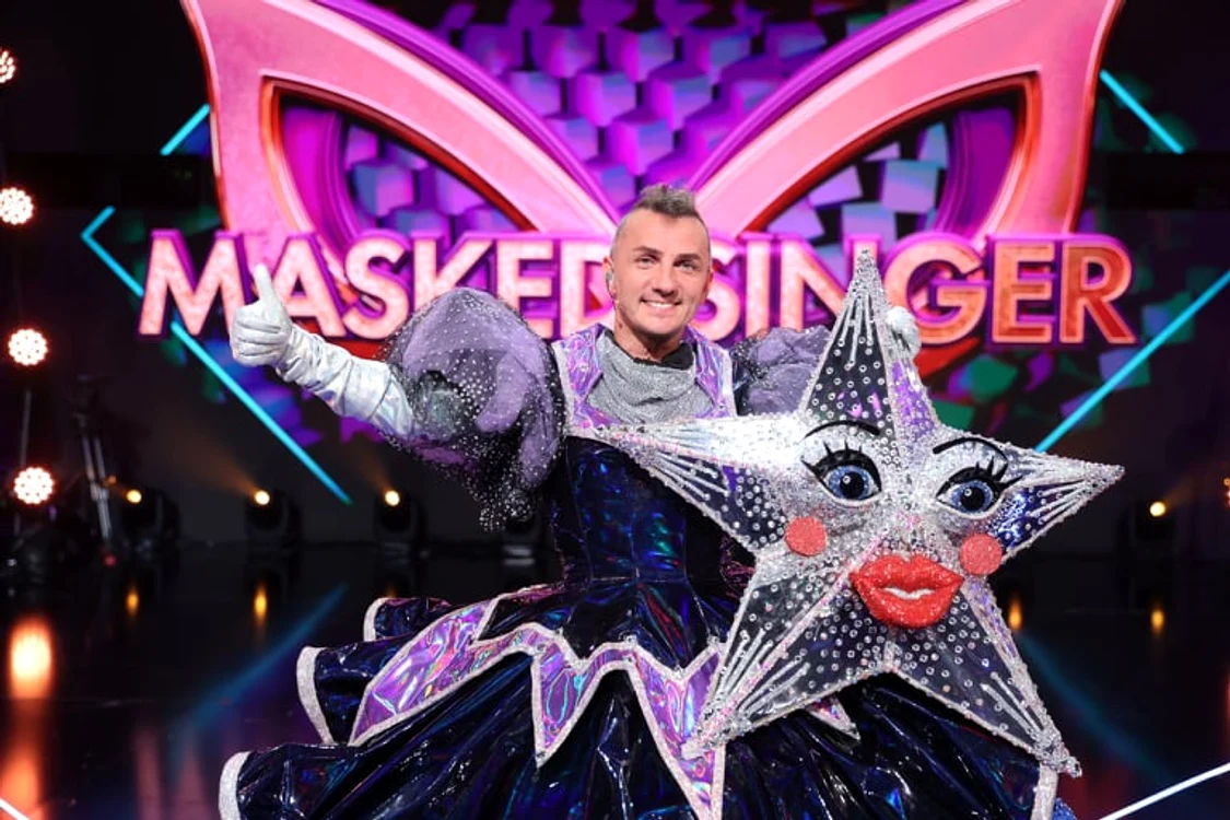 
    Mihai Trăistariu a fost Steaua la Masked Singerfoto: Pro TV  