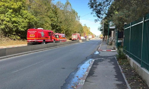 incendiu in pipera din cauza unei scurgeri de gaz au ars trei masini iar oamenii din blocul din apropiere au fost evacuati 1016297 jpg