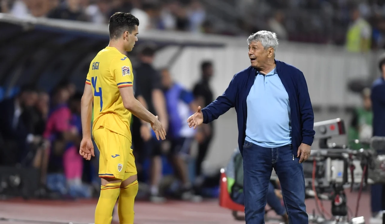 Ianis Hagi (stânga) și Mircea Lucescu speră să califice România la Mondial (FOTO: Sportpictures)
