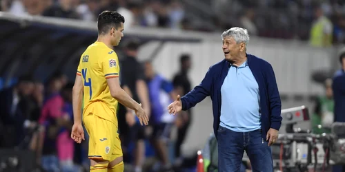 Ianis Hagi si Mircea Lucescu (Sportpictures) jpg