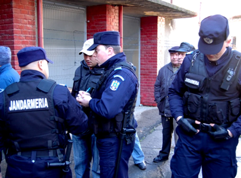 Bărbatul a fost predat polițiștilor