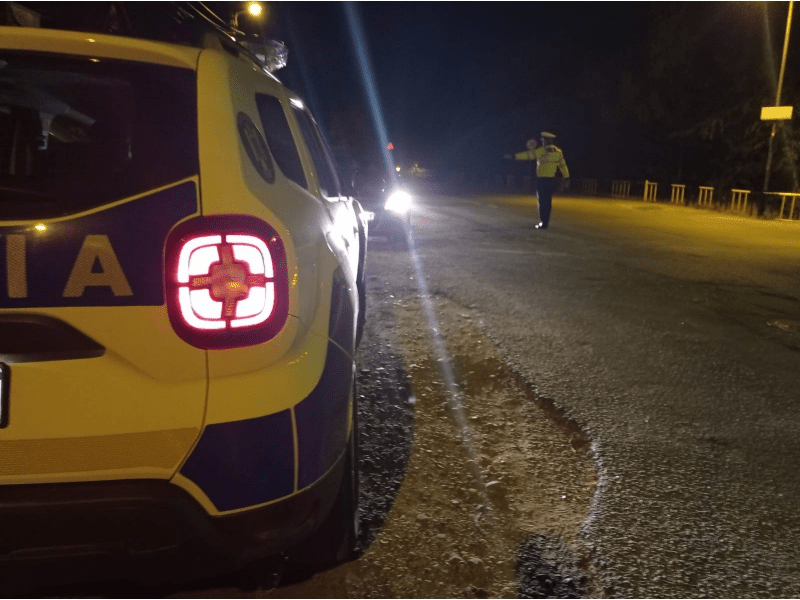 Şofer călcat pe degetul mic de maşina de Poliție. Bărbatul tocmai fusese amendat 
