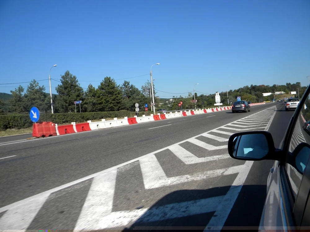 Lucrările se execută pe DN 1, în zona Câmpina. FOTO Adevărul Ploieşti