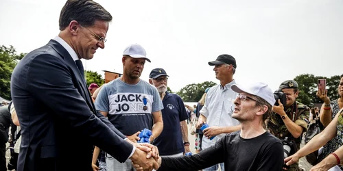 Mark Rutte a cerut scuze veteranilor de la Srebenica FOTO Profimedia 