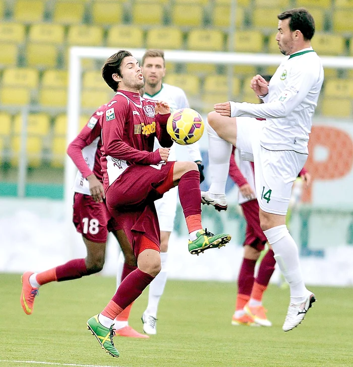 “Prinţul” Adrian Cristea a centrat la golul care a adus un punct ChiajneiFoto: Răzvan Păsărică